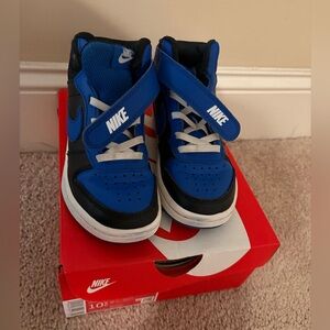 Nike Kids Sneakers in Blue and Black